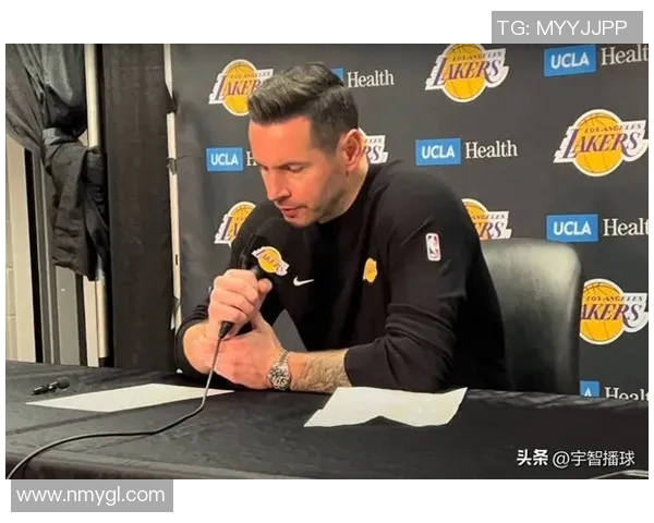 湖人赛后采访爆金句，引全场大笑