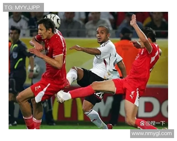 揭秘世界杯球队备战训练营地背后的秘密与挑战